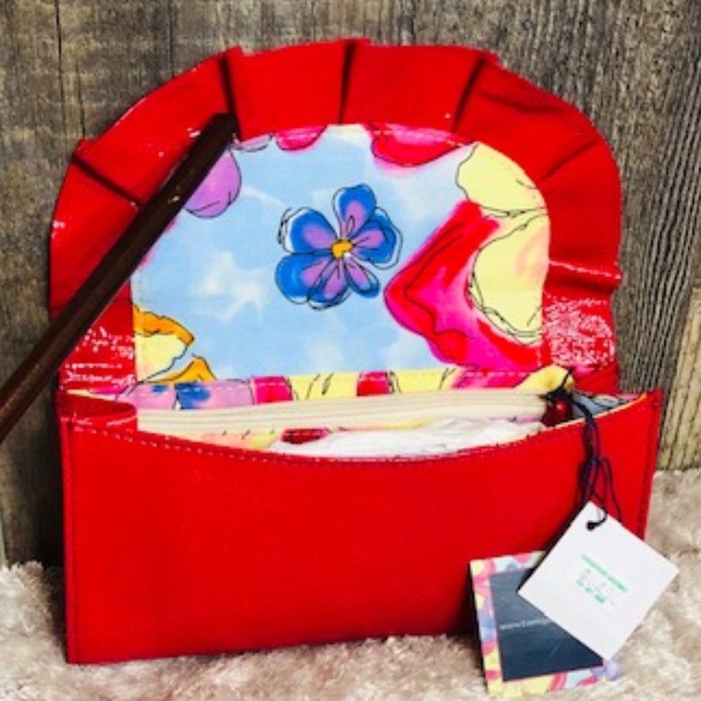 SOLD!! 🌸NEW! Baekgaard Wallet Clutch in Ruffle Pink🌸